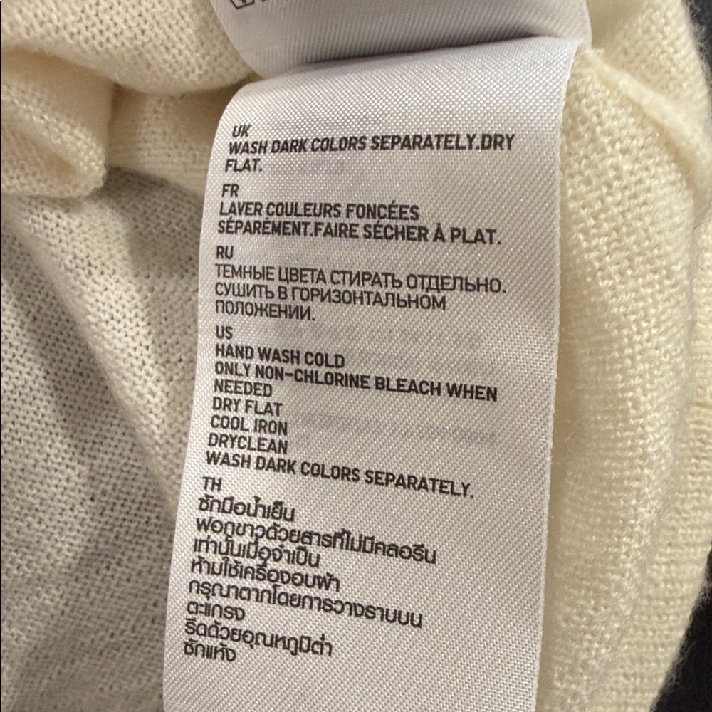 Uniqlo Wool Off-White Elevated Basic Timeless Min… - image 8